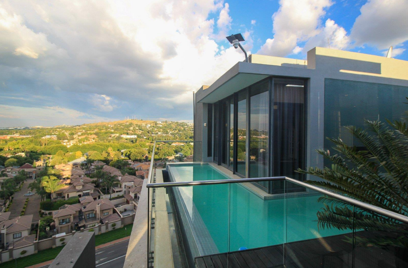 Manhatten Style Luxury Penthouse with Infinity Pool and Panoramic View ...