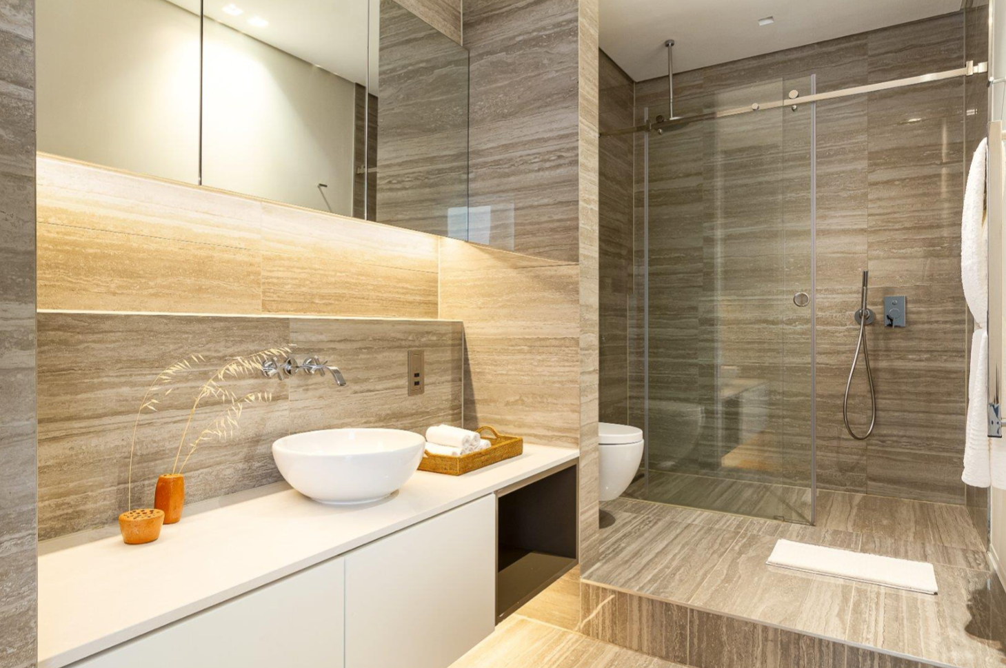 Contemporary Luxury with Scenic Vistas and Rooftop Pool