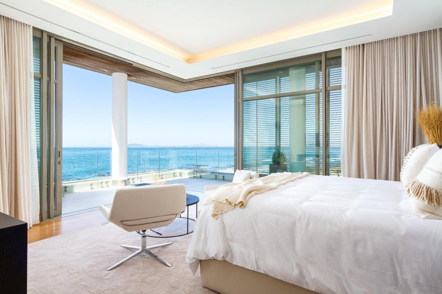 Contemporary Luxury with Scenic Vistas and Rooftop Pool