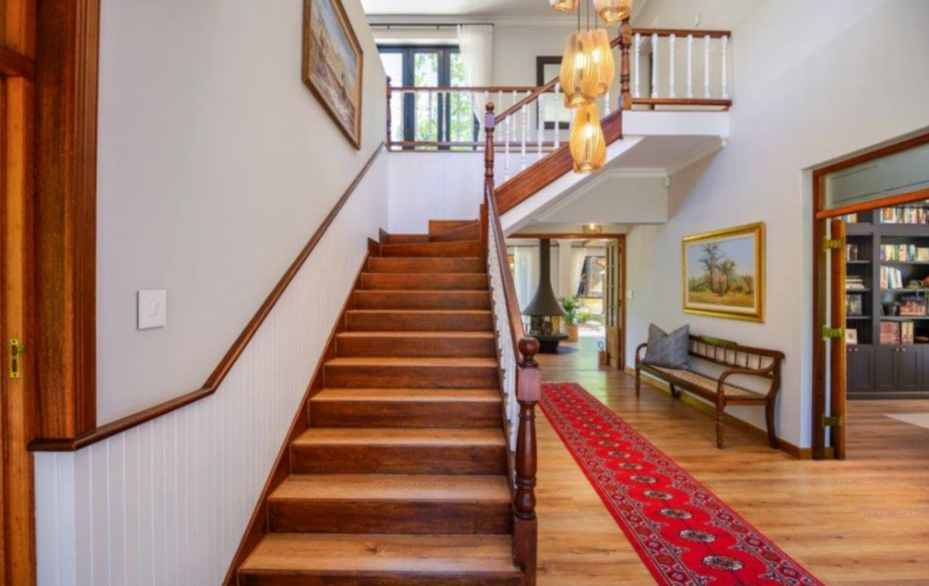 Luxury Living in Zwaanswyk – A Prestigious Constantia Home