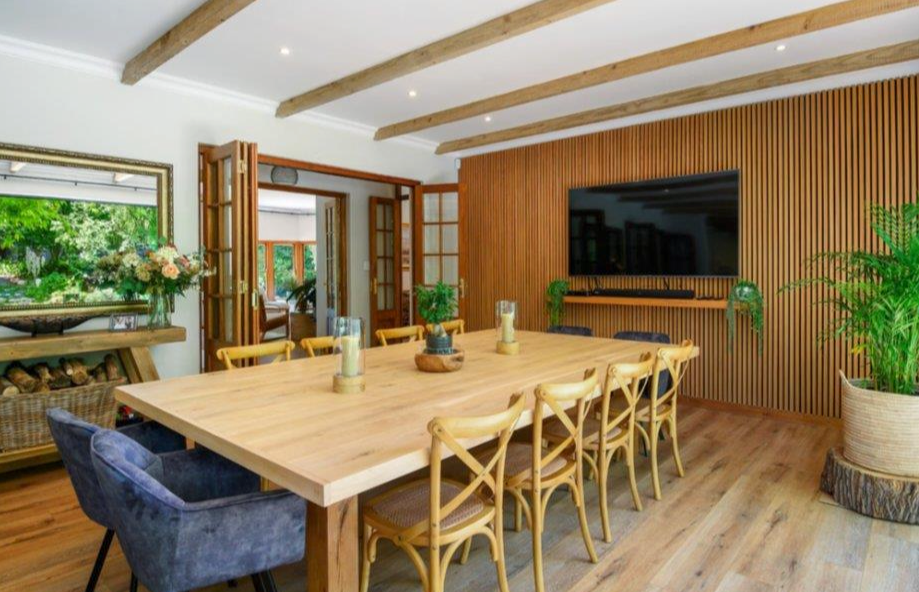 Luxury Living in Zwaanswyk – A Prestigious Constantia Home