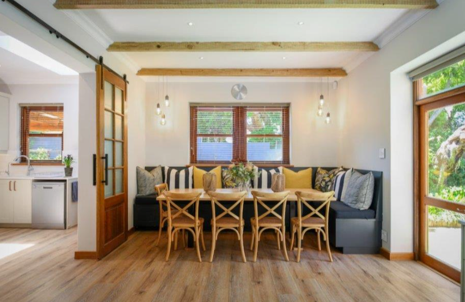 Luxury Living in Zwaanswyk – A Prestigious Constantia Home