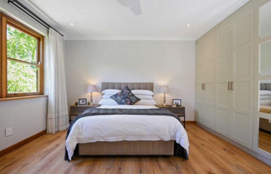 Luxury Living in Zwaanswyk – A Prestigious Constantia Home