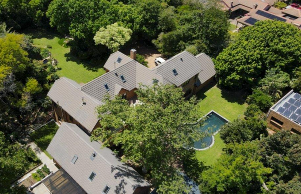 Luxury Living in Zwaanswyk – A Prestigious Constantia Home