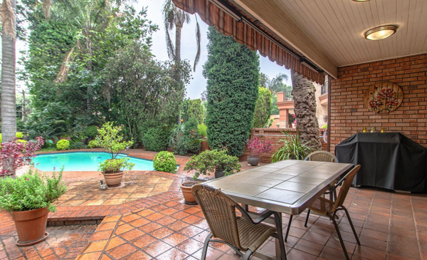 4 Bedroom Family Home in Secure Boomed Area in Bedfordview