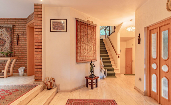 4 Bedroom Family Home in Secure Boomed Area in Bedfordview