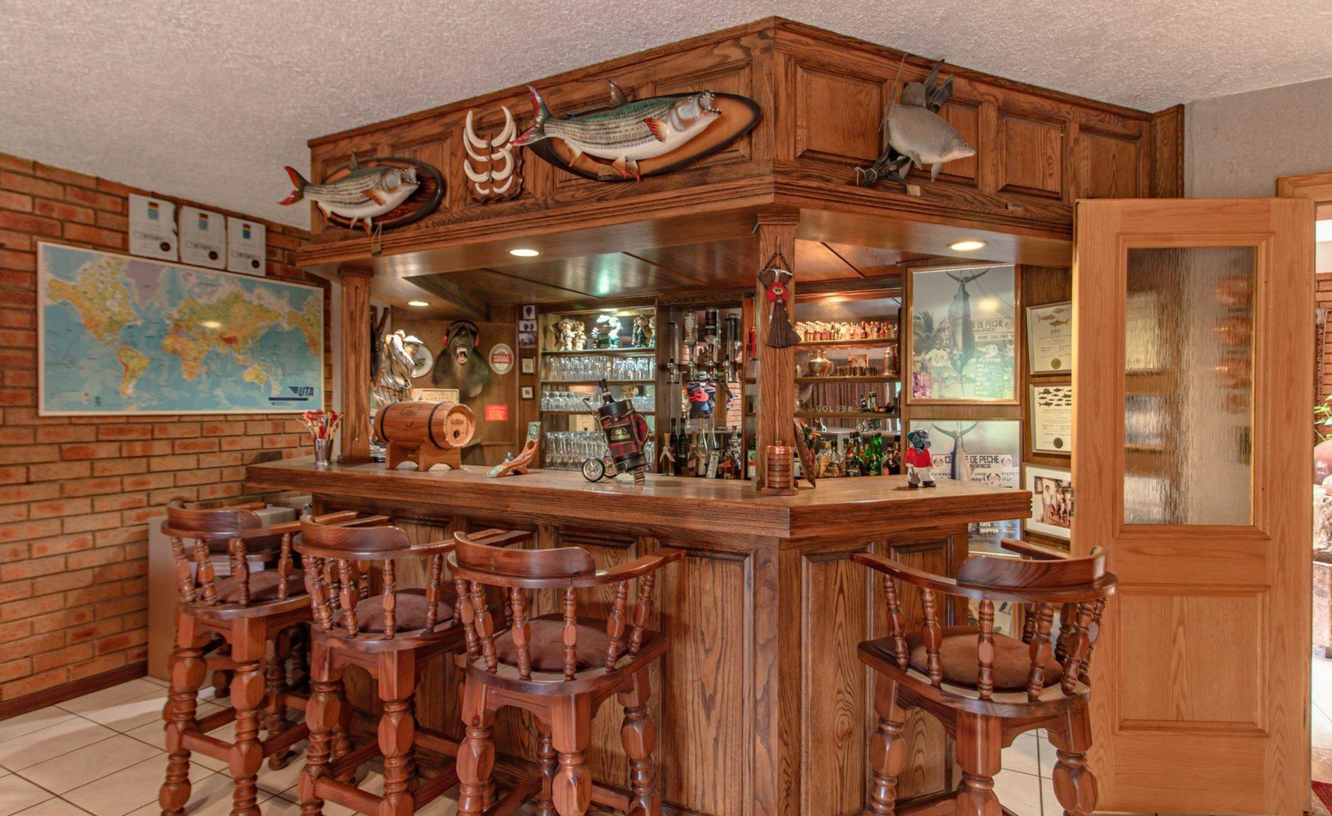 4 Bedroom Family Home in Secure Boomed Area in Bedfordview