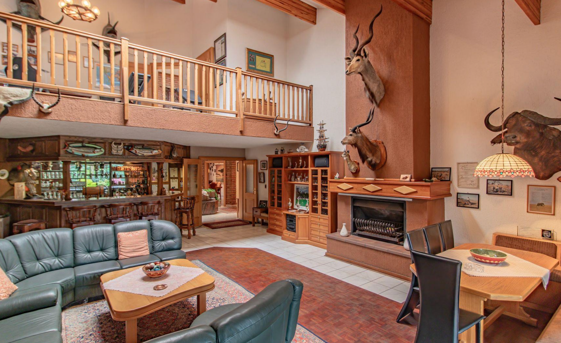 4 Bedroom Family Home in Secure Boomed Area in Bedfordview