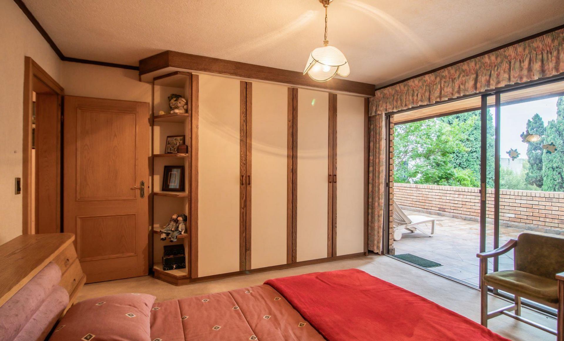 4 Bedroom Family Home in Secure Boomed Area in Bedfordview