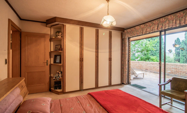 4 Bedroom Family Home in Secure Boomed Area in Bedfordview