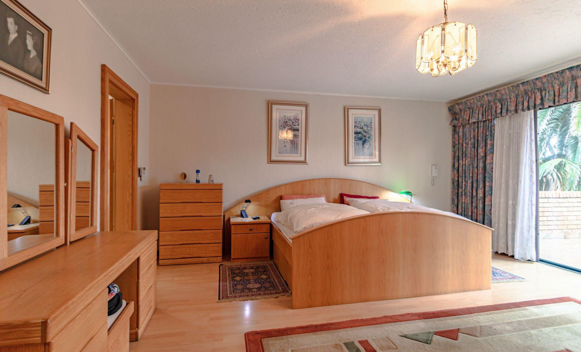 4 Bedroom Family Home in Secure Boomed Area in Bedfordview