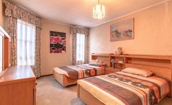 4 Bedroom Family Home in Secure Boomed Area in Bedfordview