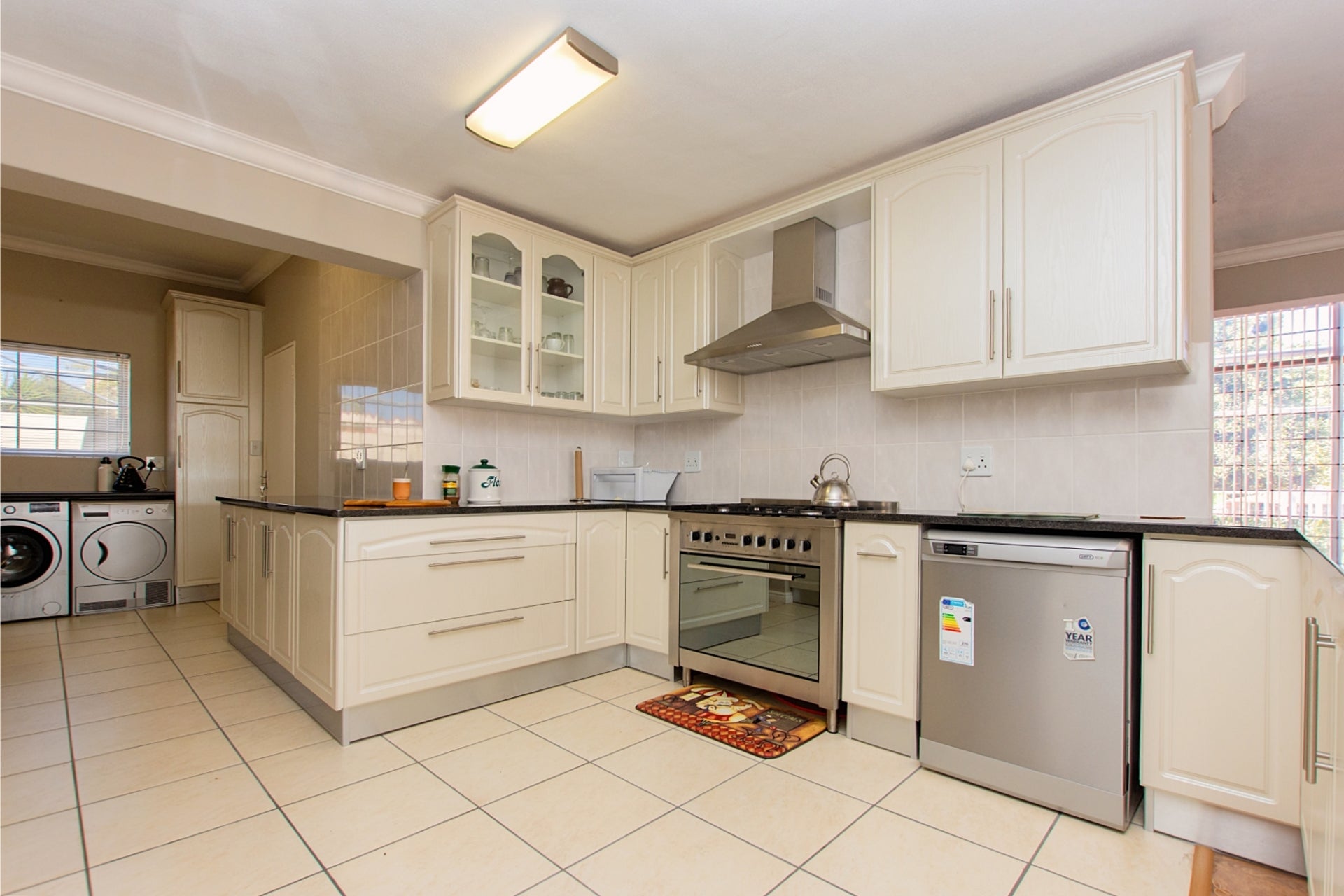 Property 1660305 - Image 1
