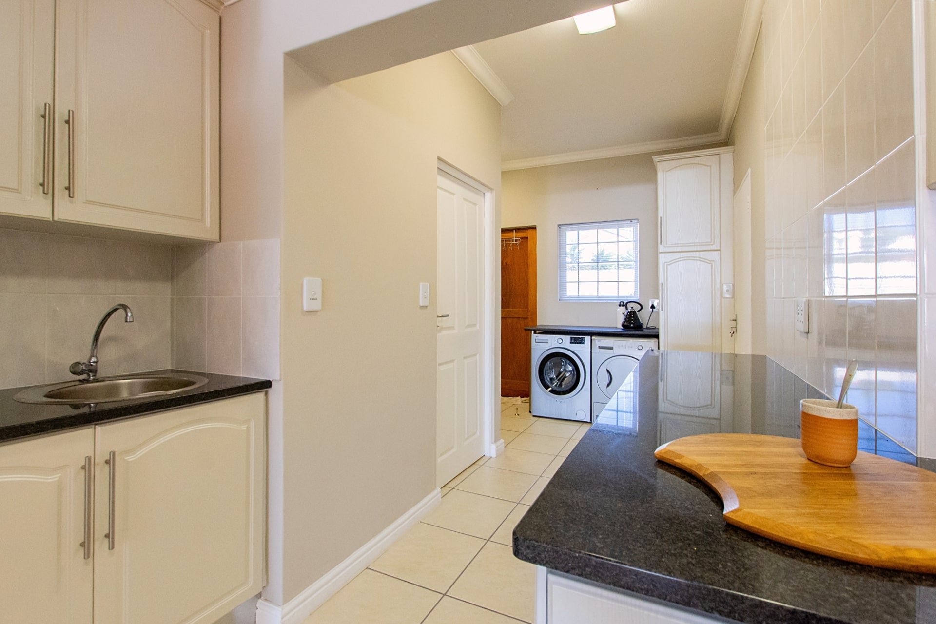 Property 1660305 - Image 33