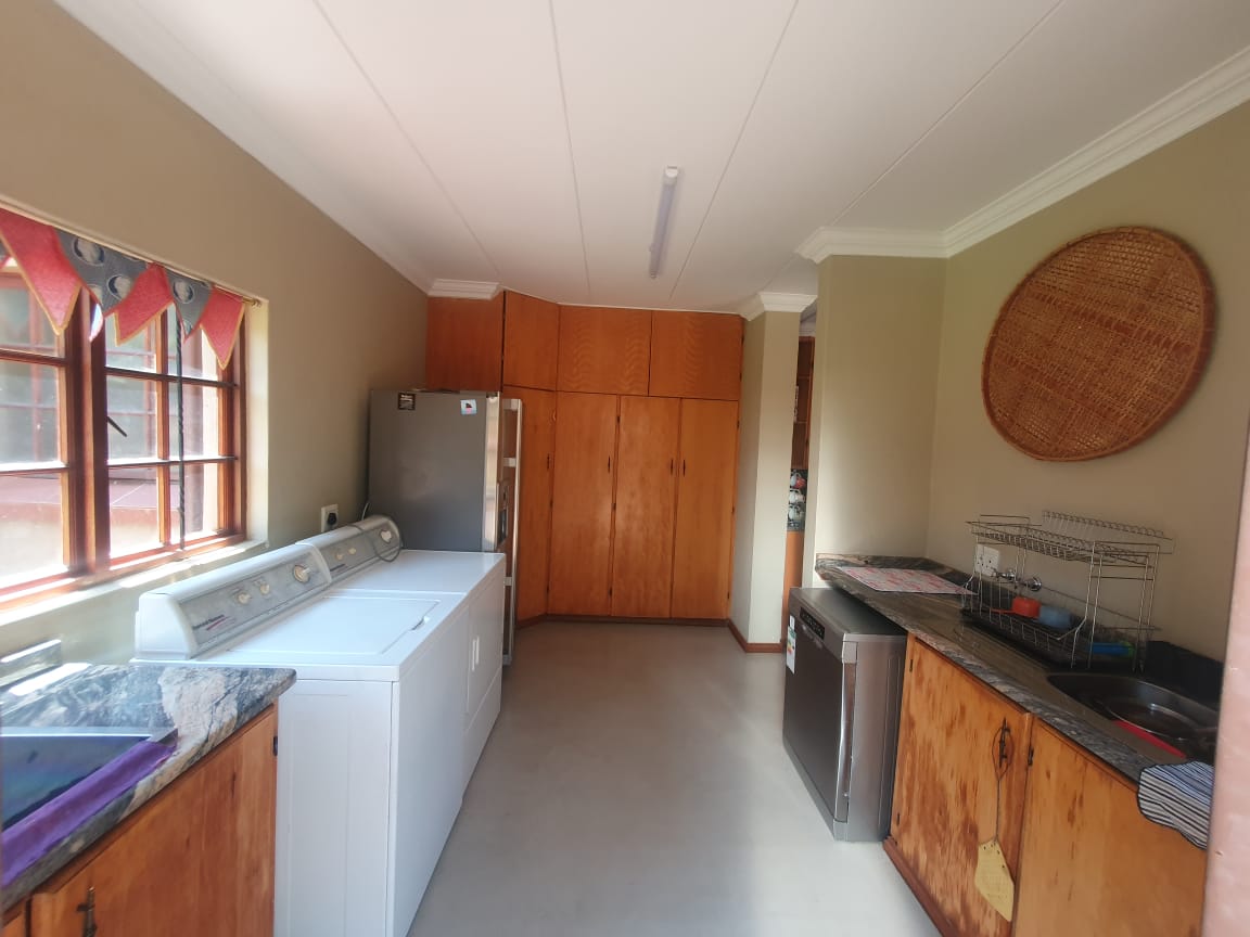 Property 1813105 - Image 85